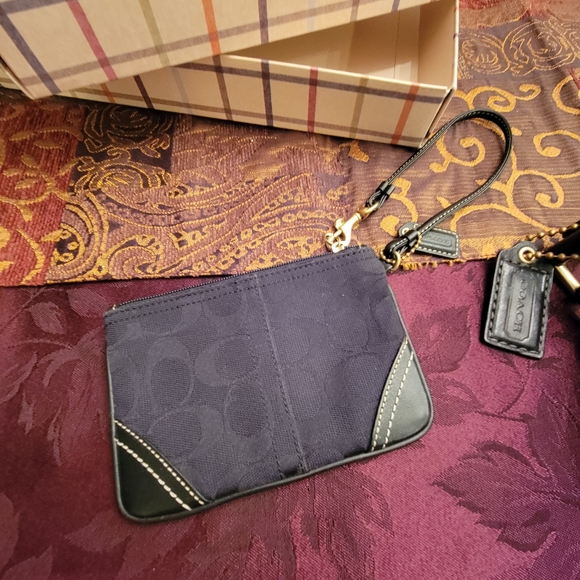 PRICE FIRM - Black Signature COACH Handbag & Wristlet Wallet, circ. 2007 - Picture 12 of 14